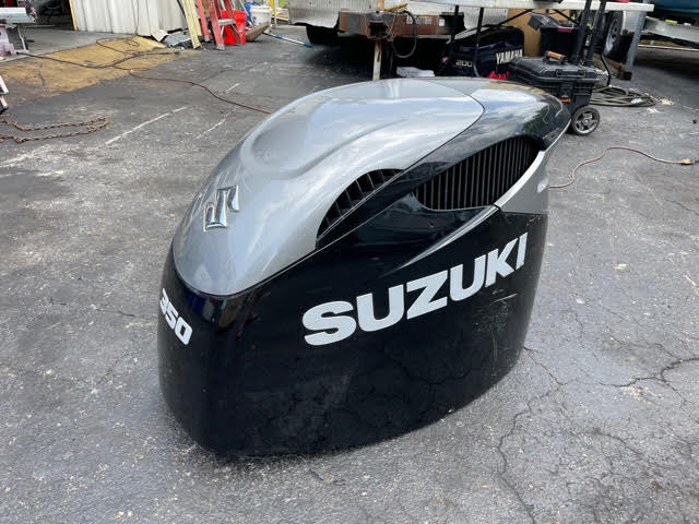 Suzuki DF 350 Cowling